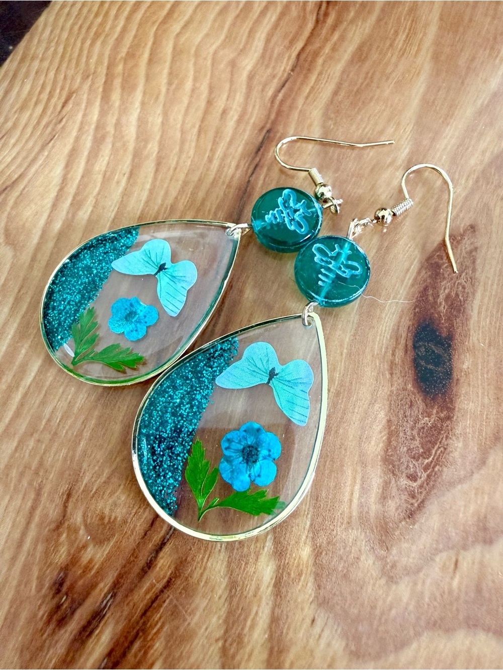 $5 Blue resin sparkle butterfly  bee flower earrings